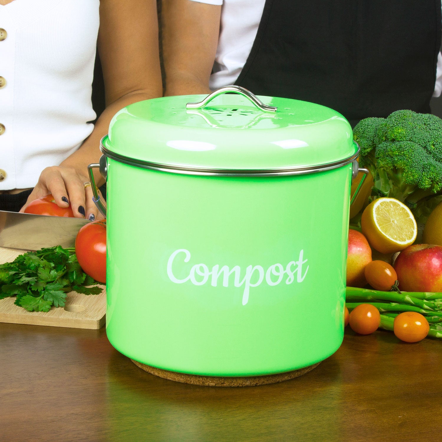 Lucky Family Green Countertop Compost Bin with Lid - 1.6 Gal